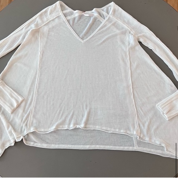 Free People Oversized Thermal Waffle Top - Like New XS S - Picture 6 of 10